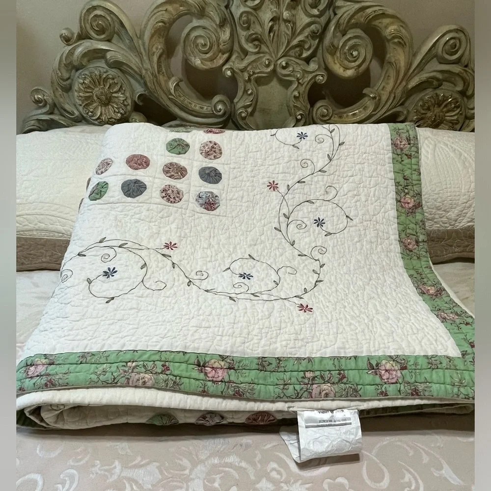 YO YO QUILT, SUFFOLK PUFF QUILT, NOSTALGIC HOME FASHIONS, QUEEN SIZE